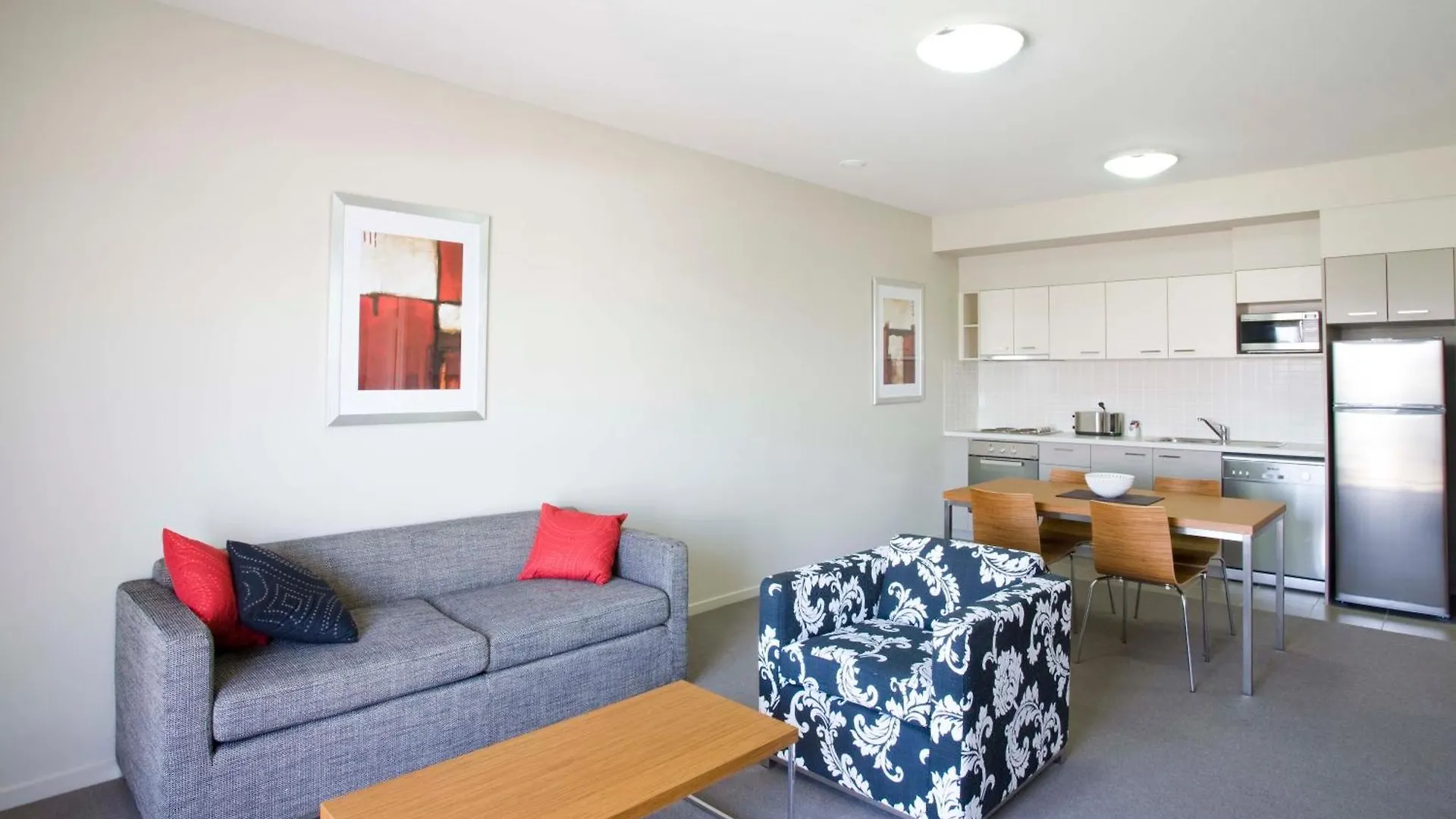 Gladstone Downtown Central Apartment Hotel Official 4*,  Australia
